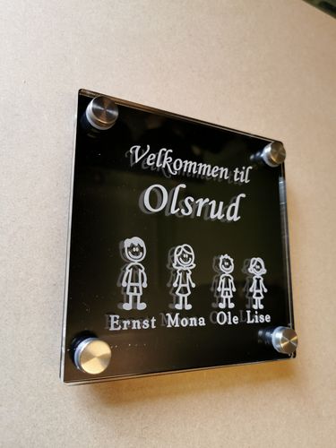 Dørskilt. 845 C
