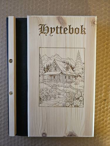 404. Hyttebok tre, motiv hytte